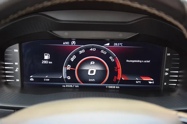 Skoda Karoq 1.5 TSI ACT Sportline Business DSG Automaat | incl. BOVAG Garantie | NL-Auto | Navigatie | Virtual Cockpit | Achteruitrijcamera | 18'' Velgen | Full LED | Carplay | DAB | Keyless Entry&GO | afbeelding 16