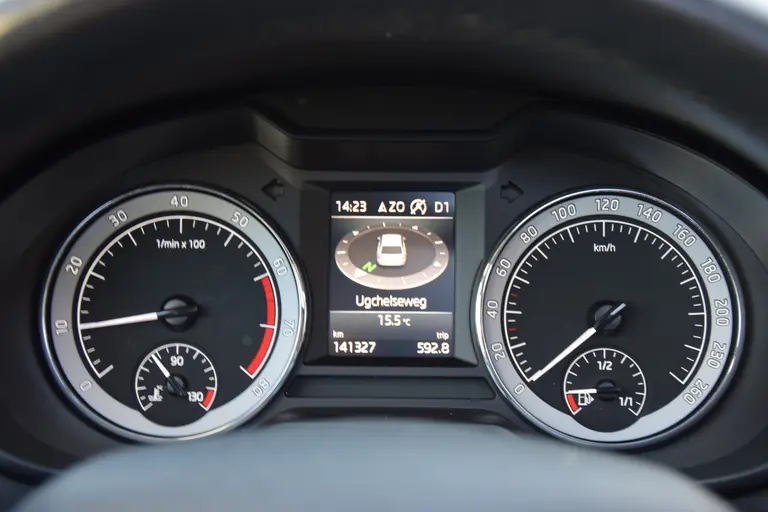 Skoda Octavia Combi 1.0 TSI Greentech Ambition Business DSG Automaat | Org. NL | BOVAG Garantie | Trekhaak | Panoramadak | 17'' Velgen | All Season Banden | Adaptive Cruise Control | afbeelding 14