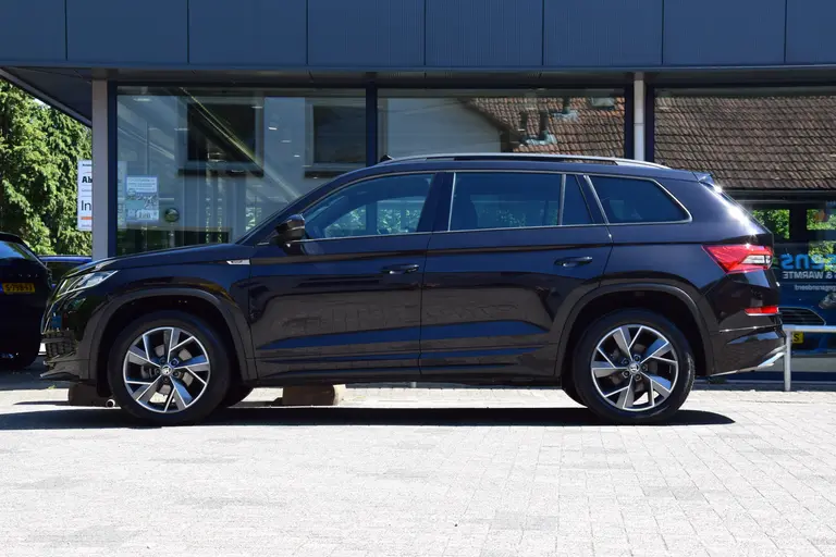 Skoda Kodiaq 1.5 TSI 150PK Sportline Business DSG Automaat | Org. NL | BOVAG Garantie | Trekhaak | Panoramadak | Virtual Cockpit | 19'' Velgen | Camera | Full LED | Elektrische Kofferklep | afbeelding 4