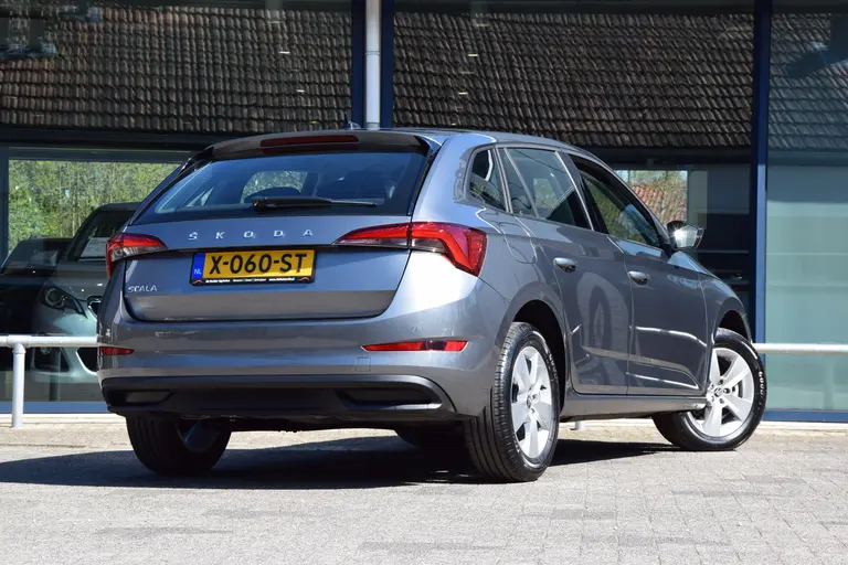 Skoda Scala 1.0 TSI 110PK Ambition | Fabrieksgarantie | Org. NL | Virtual Cockpit | PDC Achter | Navigatie | Full LED | Apple Carplay/Android Auto | Cruise Control | Verkeersbordherkenning | afbeelding 2