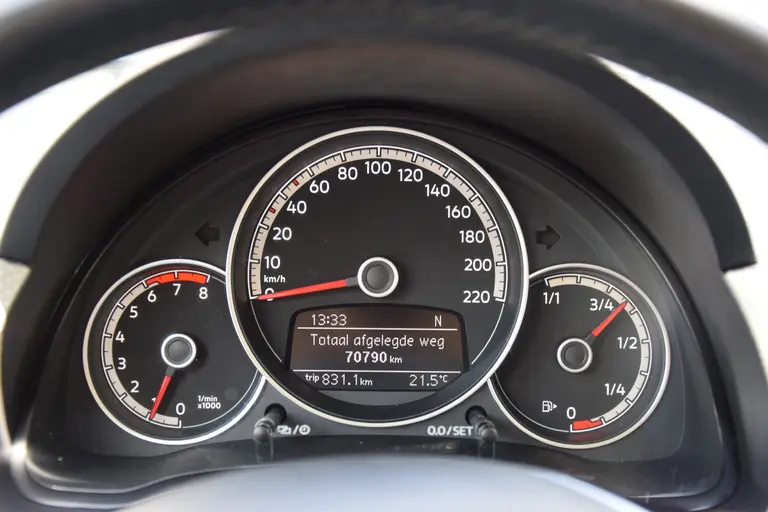 Volkswagen up! 1.0 75PK BMT high up! Automaat | Org. NL | BOVAG Garantie | Achteruitrijcamera | Cruise&Climate Control | Stoelverwarming | Parkeersensoren | Bluetooth | DAB Radio | afbeelding 15