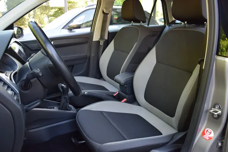 Skoda Fabia Combi 1.0 TSI Ambition 96PK | BOVAG Garantie | 15'' Velgen | Speed Limiter | Parkeersensoren Achter | Airconditioning | Apple Carplay/ Android Auto | afbeelding 10