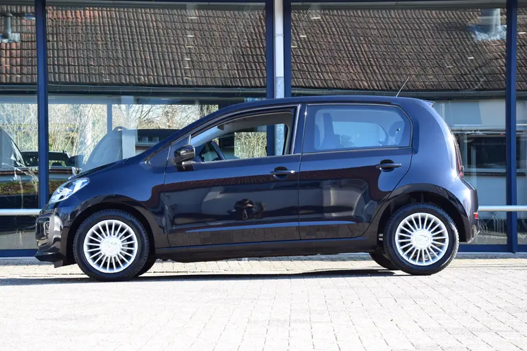 Volkswagen up! 1.0 BMT move up! | Org. NL | BOVAG Garantie | Airco| Bluetooth Telefoonverbinding | 15'' Velgen | All Season Banden | LED Dagrijverlichting | afbeelding 4