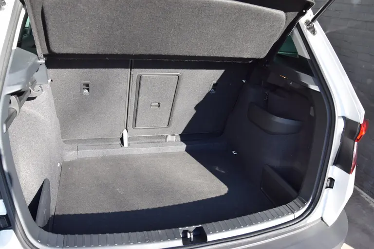 Skoda Karoq 1.5 TSI 150PK ACT Business Edition DSG Automaat | Org. NL | BOVAG Garantie | Trekhaak | Volledig Lederen Bekleding | Apple Carplay/Android Auto | PDC Voor&Achter | Cruise&Climate Control | afbeelding 32