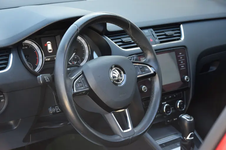 Skoda Octavia Combi 1.0 TSI Greentech Ambition Business DSG Automaat | Org. NL | BOVAG Garantie | Trekhaak | Panoramadak | 17'' Velgen | All Season Banden | Adaptive Cruise Control | afbeelding 19
