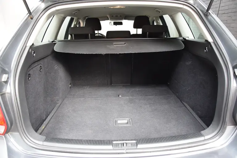 Volkswagen GOLF Variant 1.2 TSI Comfortline BlueMotion | Org. NL | APK 8-2026 | Trekhaak | Navigatie | All Season Banden | Cruise&Climate Control | Multifunctioneel Stuur | 17'' Velgen | afbeelding 24