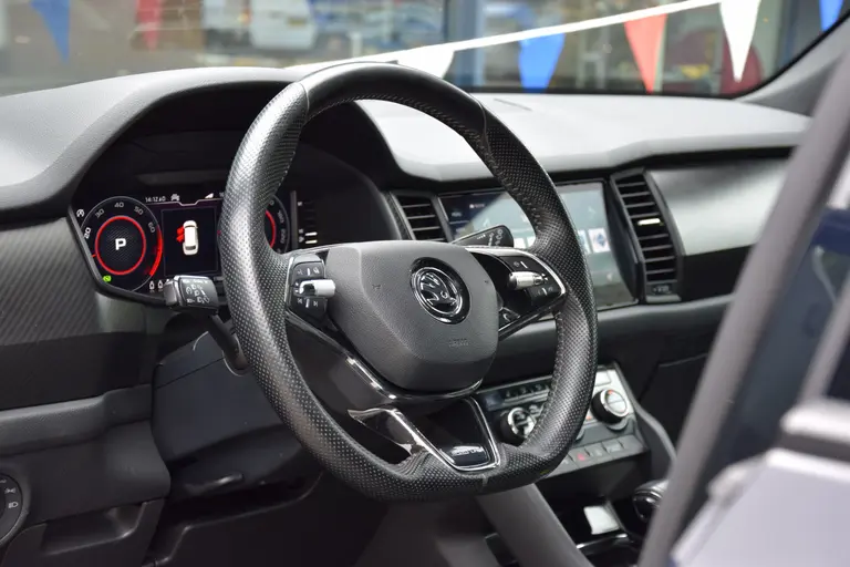Skoda Kodiaq 1.5 TSI 150PK Sportline Business DSG Automaat | BOVAG Garantie | Org. NL | Trekhaak | Vitrueel Dashboard | Camera | Stoel&Stuur verwarming | Full LED | 19'' Velgen | afbeelding 19