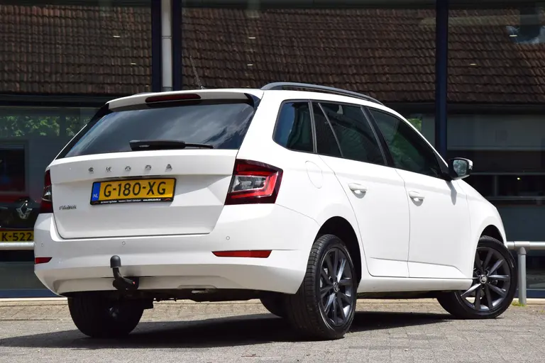 Skoda Fabia Combi 1.0 TSI 96PK Business Edition | Org NL | BOVAG Garantie | Trekhaak | Navigatie | Stoelverwarming | Parkeersensoren | Apple Carplay/Android Auto | 16'' Velgen | afbeelding 2