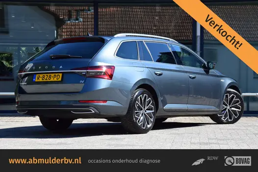 Skoda Superb Combi 1.4 TSI iV Laurin&Klement | BOVAG Garantie | Trekhaak | Leder | Panoramadak | Camera | Virtual Cockpit | Full LED | Stoelverwarming Voor&Achter | 18'' Met All Season Banden |