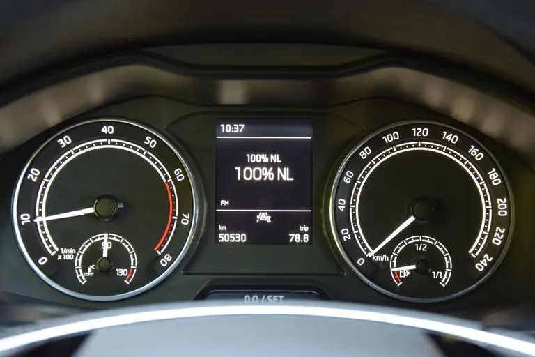 Skoda Scala 1.0 TSI 111PK Sport Business | Org. NL | BOVAG Garantie | Cruise & Climate Control | Parkeersensoren | Full LED | Sportstoelen | Apple Carplay / Android Auto | afbeelding 13