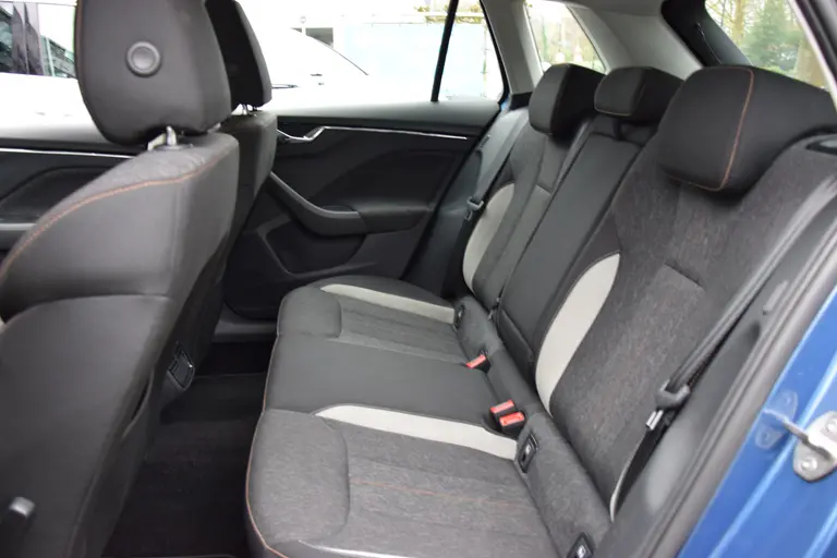Skoda Kamiq 1.0 TSI 111PK Business Edition DSG Automaat | Org. NL | BOVAG Garantie | Trekhaak | Virtual Cockpit | Stoelverwarming | Full LED | Apple Carplay/Android Auto | Navigatie | afbeelding 8