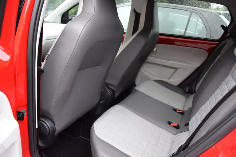 Volkswagen up! 1.0 BMT up! BEATS | Org. NL | BOVAG Garantie | 15'' Velgen | Airconditioning | Bluetooth Telefoonverbinding | LED Dagrijverlichting | Lage KM-Stand NAP! | afbeelding 7