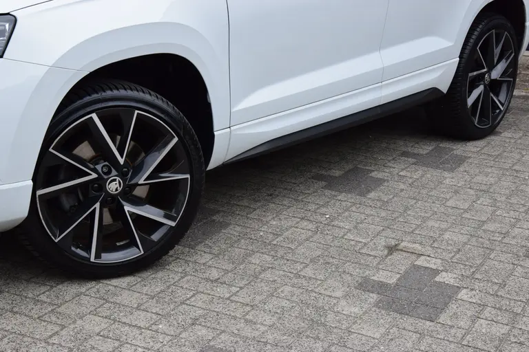 Skoda Karoq 1.5 TSI 150PK ACT Sportline Business DSG Automaat | Org. NL | BOVAG Garantie | 19'' Velgen | Virtual Cockpit | Achteruitrijcamera | Stoel/Stuur&Voorruitverwarming | afbeelding 17
