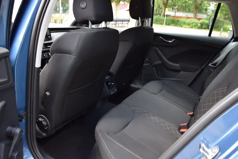 Skoda Kamiq 1.0 TSI Ambition | Org. NL | BOVAG Garantie | Apple Carplay/Android Auto | Cruise Control | Parkeersensoren Achter | Full LED | Airco | 16'' Velgen | Lane Assist | afbeelding 7
