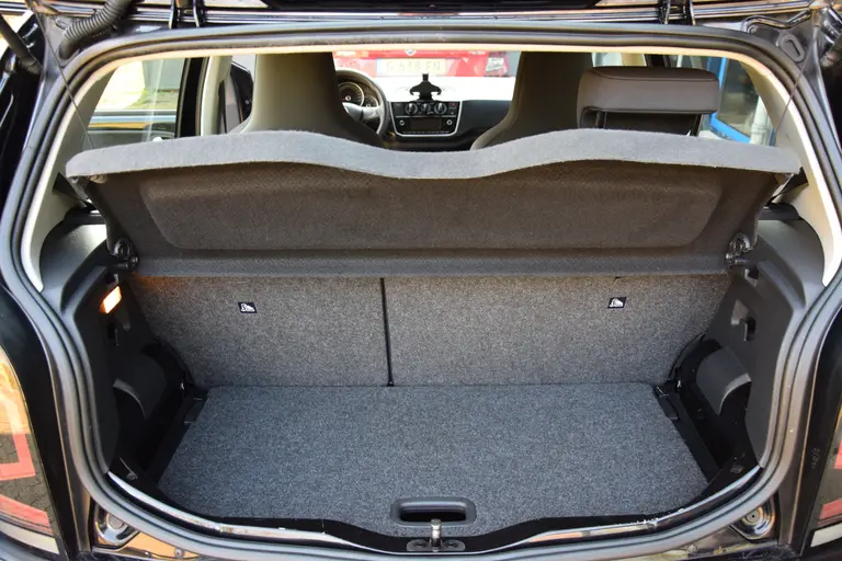 Volkswagen up! 1.0 BMT move up! | Org. NL | BOVAG Garantie | Airco| Bluetooth Telefoonverbinding | 15'' Velgen | All Season Banden | LED Dagrijverlichting | afbeelding 26