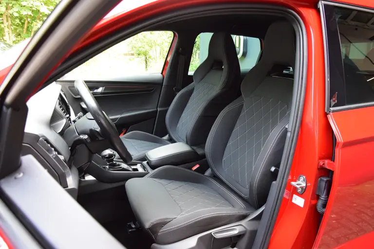 Skoda Karoq 1.5 TSI ACT Sportline Business DSG Automaat | incl. BOVAG Garantie | NL-Auto | Navigatie | Virtual Cockpit | Achteruitrijcamera | 18'' Velgen | Full LED | Carplay | DAB | Keyless Entry&GO | afbeelding 10