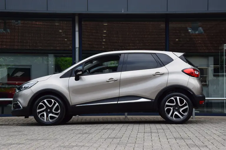 Renault Captur 0.9 TCe 90PK Dynamique | Org. NL | Nieuwe APK | Navigatie | Bluetooth Telefoonverbinding | Parkeersensoren Achter | 17'' Velgen | Keyless Entry | afbeelding 4
