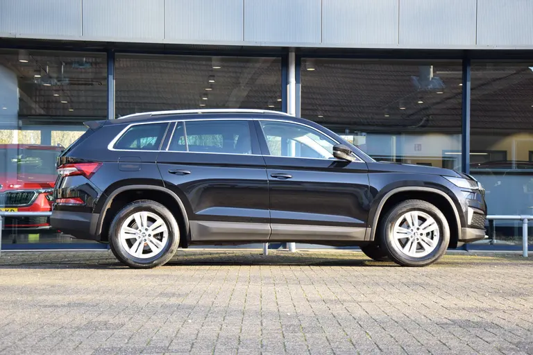 Skoda Kodiaq 1.5 TSI 150PK TSI Business Edition 7p (7 Persoons) DSG Automaat | Rijklaar incl. BOVAG Garantie | Achteruitrijcamera | Virtual Cockpit | Adaptive Cruise Control | 17'' Velgen | afbeelding 6