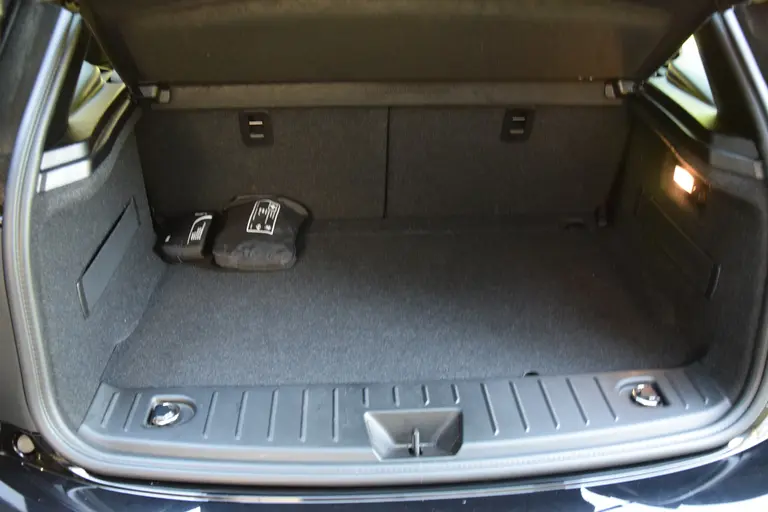 BMW i3 Executive Edition 120Ah 42 kWh | Org. NL | BOVAG Garantie | Warmtepomp | Panoramadak | Stoelverwarming | Adaptive Cruise Control | Achteruitrijcamera | Navigatie | Full LED | 20'' Velgen | afbeelding 33