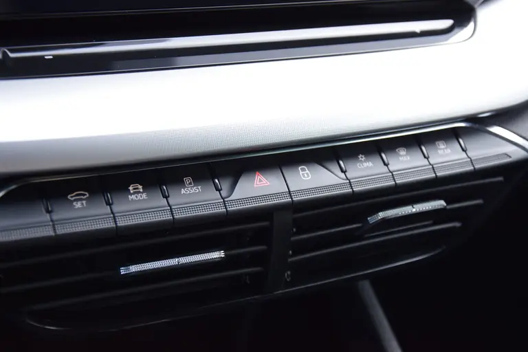 Skoda Octavia Combi 1.5 e-TSI Sport Business | Org. NL | BOVAG Garantie | Trekhaak | Adaptieve Cruise Control | Virtual Cockpit | Stoelverwarming | Achteruitrijcamera | Carplay | afbeelding 26