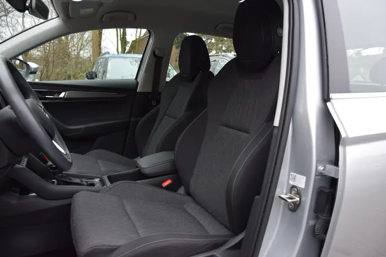 Skoda Karoq 1.5 TSI 150PK ACT Business Edition DSG Automaat | incl. BOVAG Garantie | NL-Auto | Lage KM-stand met NAP | PDC voor & achter | Smartlink+ Apple Carplay/Android Auto | VarioFlex 3 achterstoelen | afbeelding 10