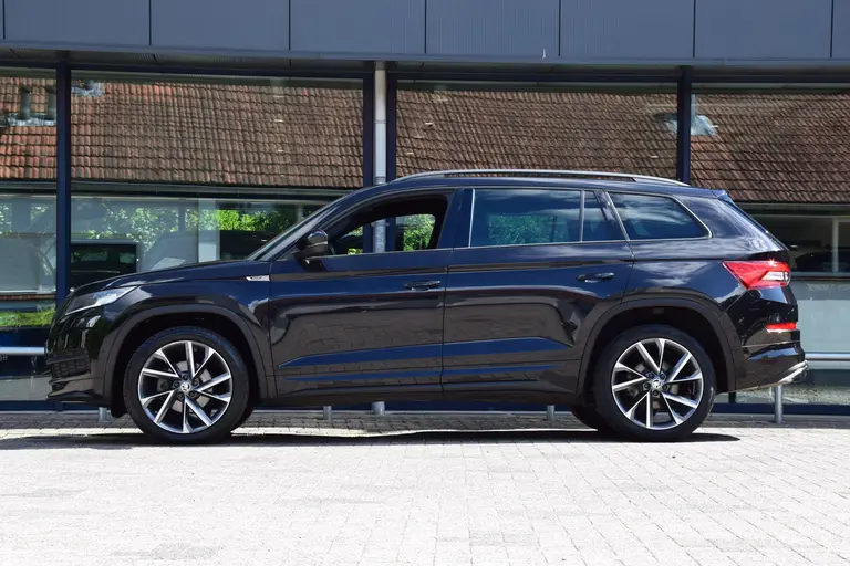 Skoda Kodiaq 1.5 TSI 150PK Sportline Business DSG Automaat | Org. NL | BOVAG Garantie | Trekhaak |  Virtual Cockpit | Stoelverwarming | Camera | 20'' Velgen | Adaptive Cruise Control | Elektrische Kofferklep | afbeelding 4
