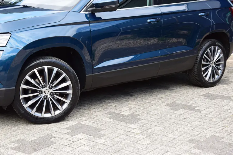 Skoda Karoq 1.5 TSI 150PK ACT Business Edition DSG Automaat | Org. NL | BOVAG Garantie | Trekhaak | Adaptive Cruise Control | Full LED | 18'' Velgen All Season Banden | Stoel/Stuur/Voorruitverwarming | afbeelding 16