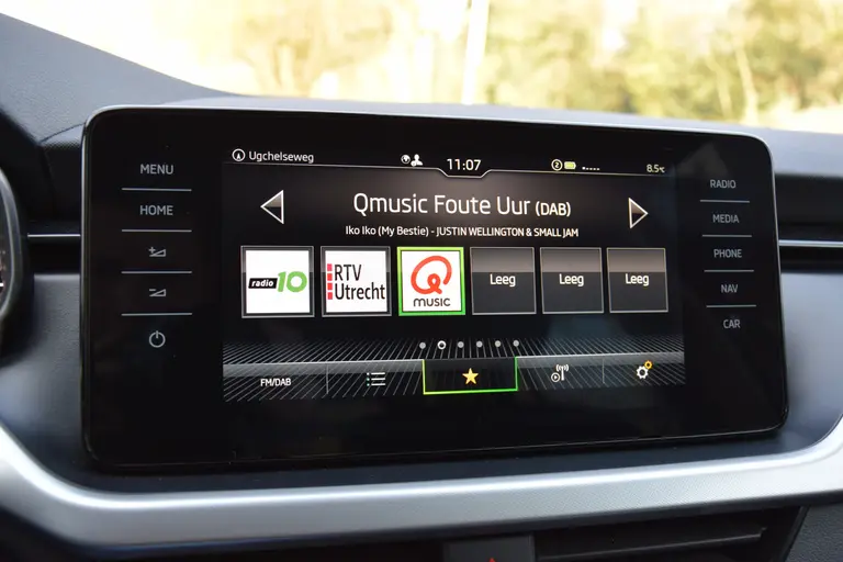 Skoda Kamiq 1.0 TSI 111PK Ambition | Org. NL | BOVAG Garantie | Acheruitrijcamera | Virtual Cockpit | Navigatie | Full LED | 16'' Velgen | Cruise Control | Airconditioning | afbeelding 22