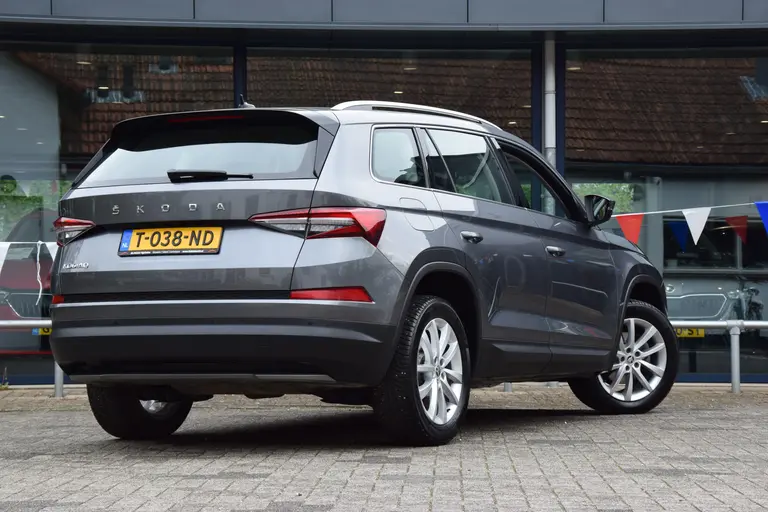 Skoda Kodiaq 1.5 TSI 150PK Business Edition 7p / 7 persoons | Org. NL | BOVAG Garantie | Apple CarPlay | Lederen Bekleding | Trekhaak | Achteruitrijcamera | Virtual Cockpit | Full LED | afbeelding 2