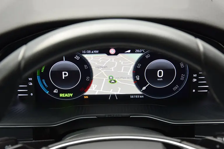 Skoda Superb Combi 1.4 TSI iV Business Edition Plus PHEV Plug-in Hybride | Org. NL | BOVAG Garantie | Trekhaak | Virtual Cockpit | Apple Carplay/Android Auto | Elektrische Voorstoelen met geheugen | Verwarmde Voorruit + Stoelen | afbeelding 16
