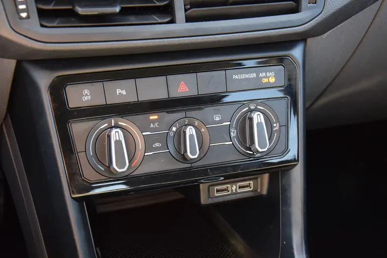 Volkswagen T-Cross 1.0 TSI 116PK Life DSG Automaat | Org. NL | BOVAG Garantie | Navigatiesysteem | Parkeersensoren | Adaptive cruise control | PDC Voor&Achter | Carplay | Navigatie | afbeelding 24