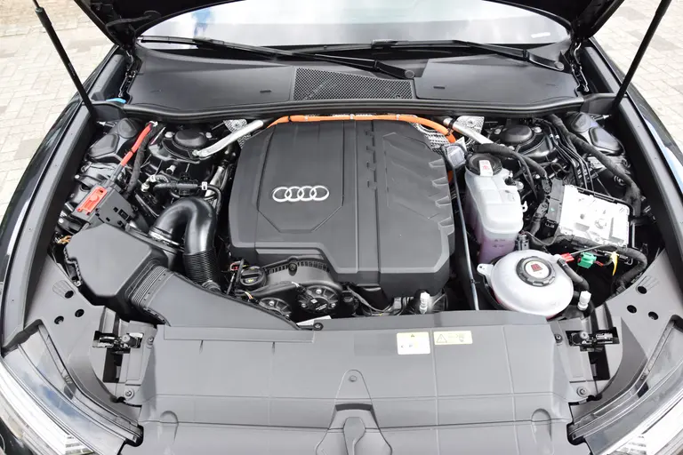 Audi A6 Avant 55 TFSI e 340PK quattro Competition PHEV Plug-in Hybride | Orgineel NL | BOVAG Garantie | Trekhaak | LED Matrix | 20'' Velgen | S-Line | Apple Carplay/Android Auto | Stoelverwarming | afbeelding 15