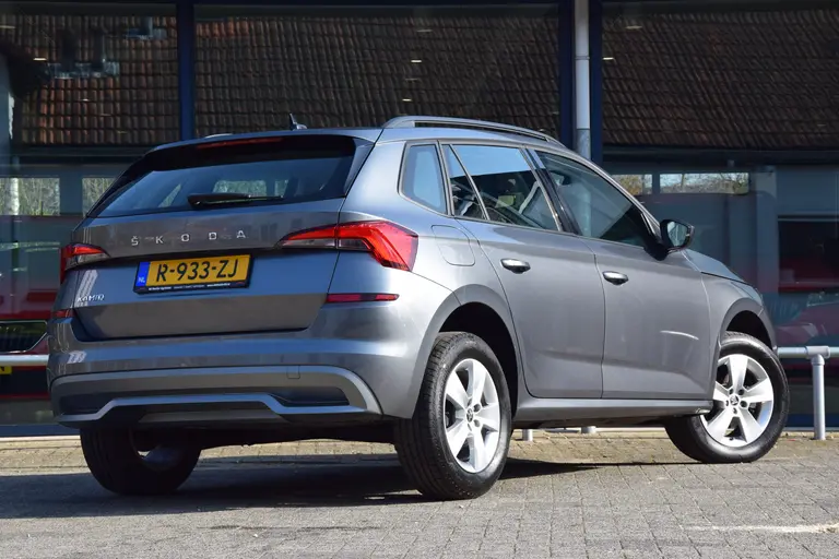 Skoda Kamiq 1.0 TSI 111PK Ambition | Org. NL | BOVAG Garantie | Acheruitrijcamera | Virtual Cockpit | Navigatie | Full LED | 16'' Velgen | Cruise Control | Airconditioning | afbeelding 2