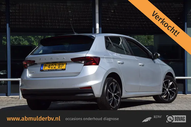 Skoda Fabia 1.0 TSI 96PK Ambition | Rijklaar incl. BOVAG Garantie | Org. NL | 16'' Velgen | All Season Banden | Navigatie | LED Koplampen | PDC Achter | AppleCarplay/AndroidAuto | Airco | DAB |