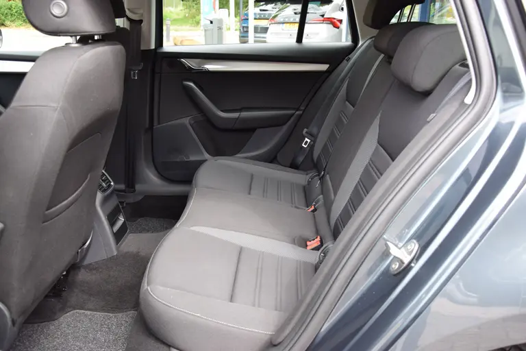 Skoda Octavia Combi 1.0 TSI 116PK Business Edition | Org. NL |  BOVAG Garantie | Navigatie | Achteruirijcamera | Cruise&Climate Control | PDC Achter | Apple Carplay/Android Auto | afbeelding 10