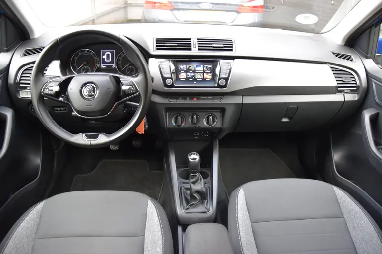 Skoda Fabia Combi 1.0 TSI 96PK Business Edition | incl. BOVAG Garantie | NL-Auto | Lage KM stand NAP | Navigatie | Parkeersensoren | 16'' Velgen | Apple Carplay/Android Auto | Cruise Control | DAB | afbeelding 6