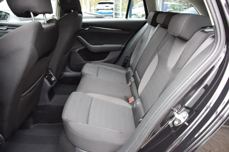Skoda Octavia Combi 1.4 TSI iV 150PK PHEV Business Edition | Org. NL | BOVAG Garantie | Plug in Hybride | Virtual Cockpit | Navigatie | Full LED | PDC Voor&Achter | Elektrische Kofferklep | afbeelding 8
