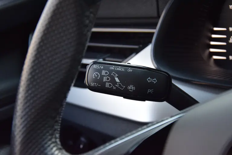 Skoda Kamiq 1.0 TSI 111PK Sport Business | Org. NL | BOVAG Garantie | Trekhaak | Virtual Cocpit | Sportstoelen | Cruise&Climate Control | PDC Achter | Apple Carplay/ Android Auto | afbeelding 27