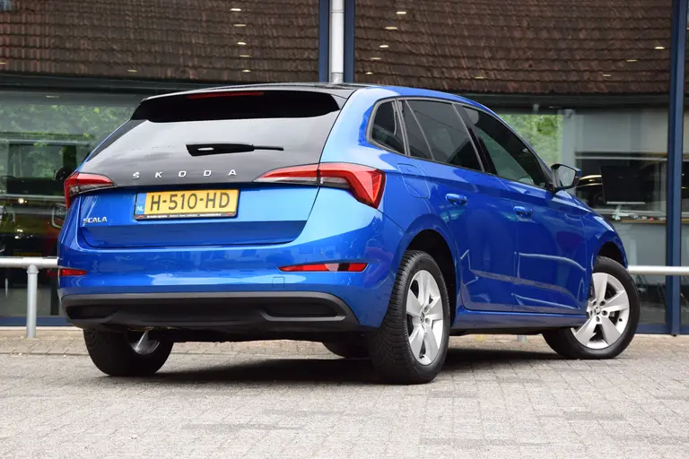 Skoda Scala 1.0 TSI 116PK Sport Business DSG Automaat | Org. NL | BOVAG Garantie | Panoramadak | Virtual Cockpit | PDC Achter | Full LED | Sportstoelen | Flippers |  Navi | Carplay | afbeelding 2