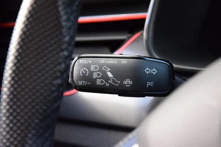 Skoda Scala 1.0 TSI 116PK Sport Business | BOVAG Garantie | NL-Auto | Cruise & Climate Control | Parkeersensoren | Full LED | Sportstoelen | 17'' Velgen | Apple Carplay / Android Auto | afbeelding 25