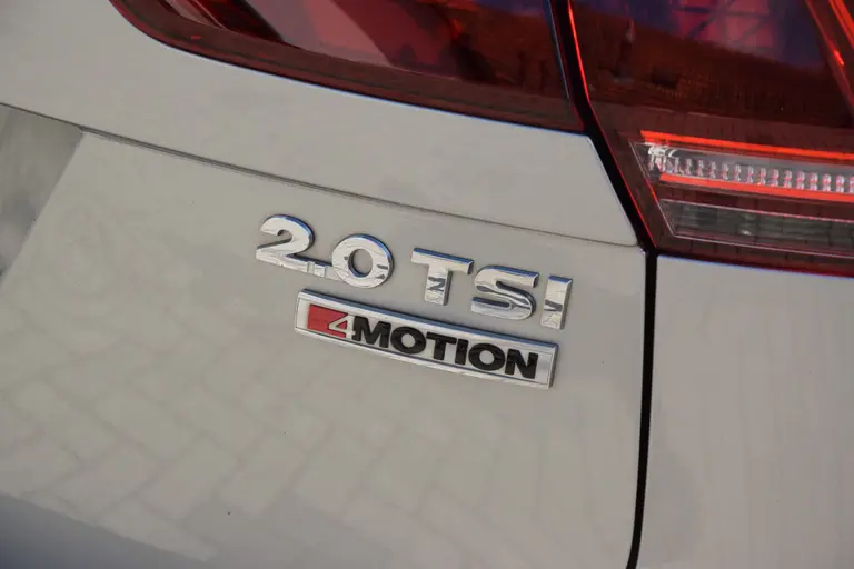 Volkswagen Tiguan 2.0 TSI 180PK 4Motion Highline DSG Automaat | NL-Auto | incl. BOVAG Garantie | 1e Eigenaar | Dealer onderhouden | Trekhaak (2500kg) | Adaptive Cruise Control | Lederen bekleding | Parkeer assistent | BTW Auto | afbeelding 33