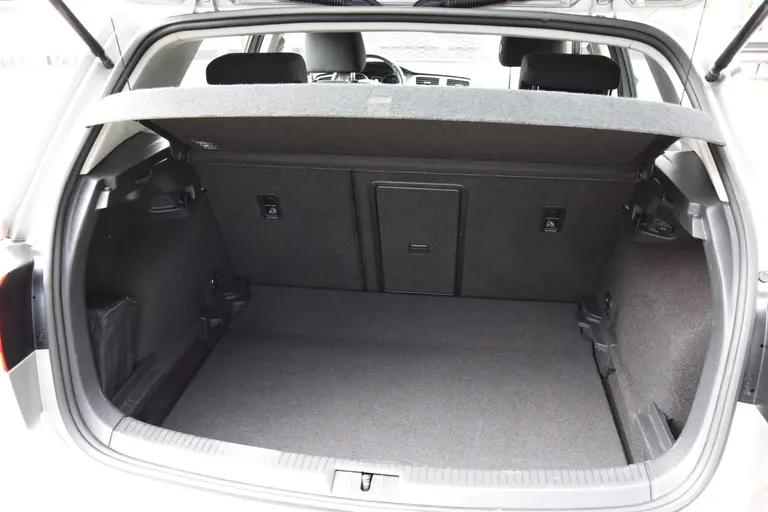 Volkswagen Golf 1.0 TSI Business Edition Connected DSG Automaat | Org. NL | BOVAG Garantie | Achteruitrijcamera | Navigatie | Cruise&Climate Control | All Season Banden | 16'' Velgen | afbeelding 26