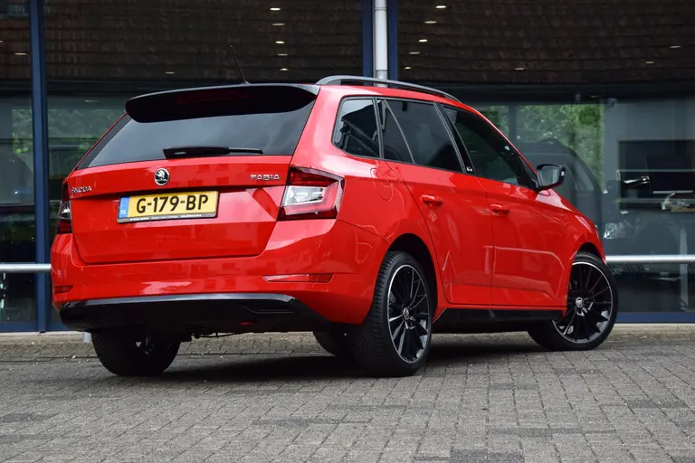 Skoda Fabia Combi 1.0 TSI 96PK Monte Carlo | Org. NL | rijklaar incl. BOVAG Garantie |  Automatische Airco | Stoelverwarming | Parkeersensoren | Cruise Control | afbeelding 2