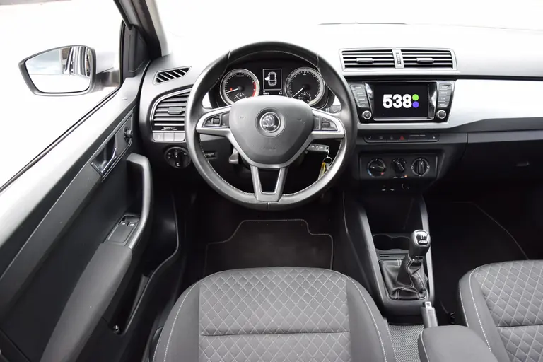 Skoda Fabia Combi 1.2 TSI Edition | Org. NL | BOVAG Garantie | 1e Eigenaar | Parkeersensoren Achter | 16'' Velgen | Stoelverwarming | Airco | Cruise Control | DAB Radio | afbeelding 6