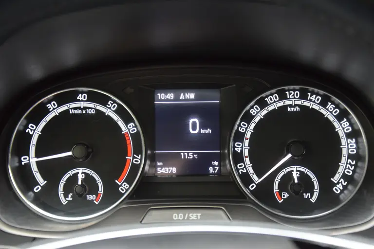 Skoda Fabia Combi 1.0 TSI 96PK Business Edition | incl. BOVAG Garantie | NL-Auto | Lage KM stand NAP | Navigatie | Parkeersensoren | 16'' Velgen | Apple Carplay/Android Auto | Cruise Control | DAB | afbeelding 14