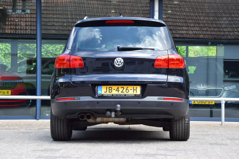 Volkswagen Tiguan 1.4 TSI Sport&Style 160PK | Trekhaak | Navigatie | Volledig Lederen Interieur | Parkeersensoren Achter | Xenon Verlichting | Stoelverwarming | Bluetooth Telefoonverbinding | afbeelding 13