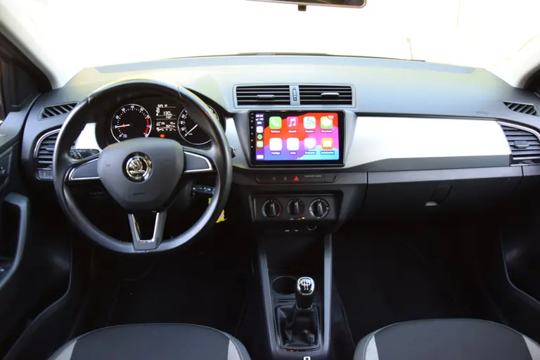 Skoda Fabia Combi 1.0 TSI Ambition 96PK | BOVAG Garantie | 15'' Velgen | Speed Limiter | Parkeersensoren Achter | Airconditioning | Apple Carplay/ Android Auto | afbeelding 6