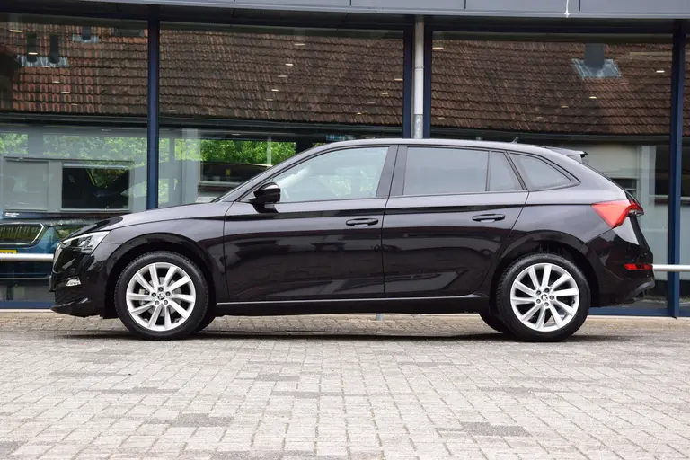 Skoda Scala 1.0 TSI Business Edition DSG Automaat | Org. NL | BOVAG Garantie | Virtual Cockpit | Stoelverwarming | 17'' Velgen Met All Season Banden | Cruise&Climate Control | Apple Carplay/Android Auto | afbeelding 4