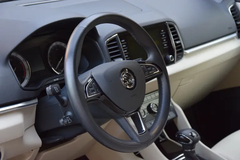 Skoda Karoq 1.5 TSI 150PK ACT Business Edition DSG Automaat | Org. NL | BOVAG Garantie | Lederen bekleding | Stoelverwarming | Stuurverwarming | Full LED koplampen | afbeelding 18