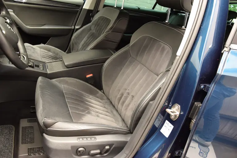 Skoda Superb Combi 1.4 TSI iV Business Edition Plus PHEV Plug-in Hybride | Org. NL | BOVAG Garantie | Trekhaak | Virtual Cockpit | Apple Carplay/Android Auto | Elektrische Voorstoelen met geheugen | Verwarmde Voorruit + Stoelen | afbeelding 10